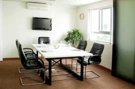 ghe phong hop Ha Noi 1 e1628061611347