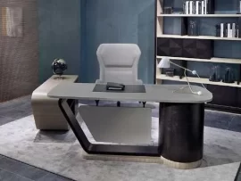 ban giam doc cho nguoi menh thuy 1